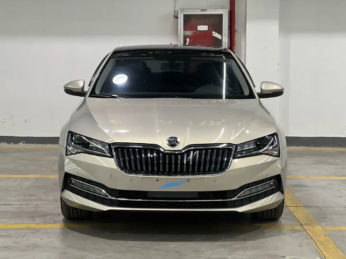 2023 Skoda Superb 1.4T 150HP L4 7DCT,autocango,china used car exporter,china ev exporter,chinese used car exporter,chinese used ev exporter