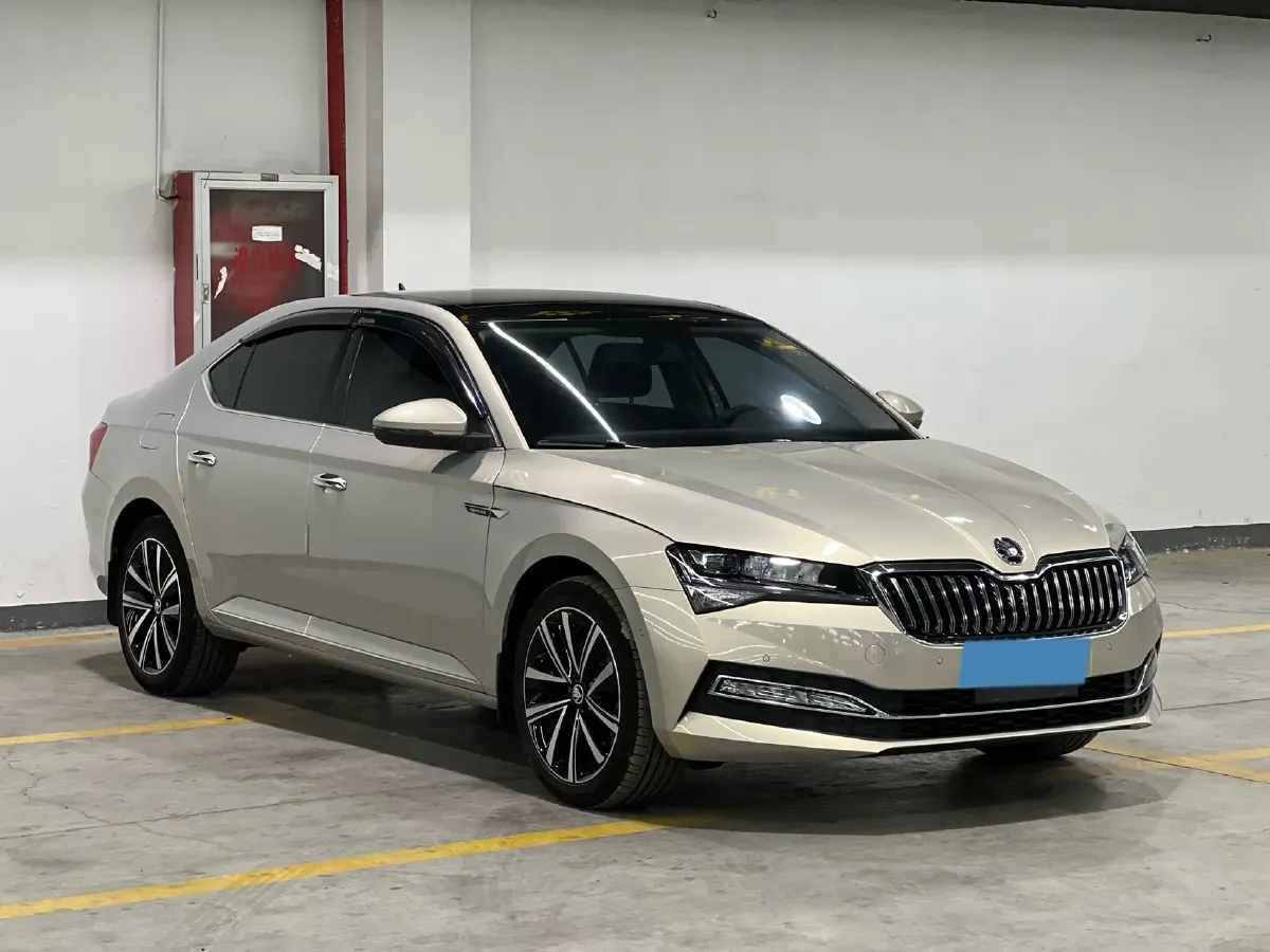 2023 Skoda Superb 1.4T 150HP L4 7DCT,autocango,china used car exporter,china ev exporter,chinese used car exporter,chinese used ev exporter