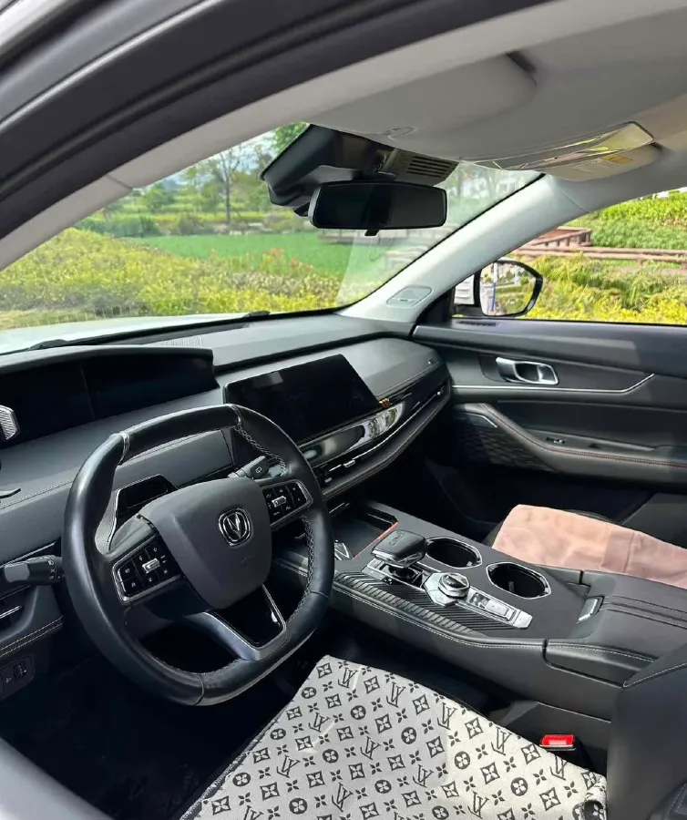 2021 ChangAn UNI-K 2.0T 233HP L4 8AT,autocango,china used car exporter,china ev exporter,chinese used car exporter,chinese used ev exporter