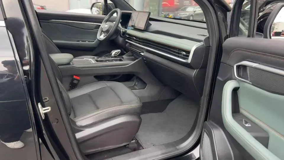 2023 Geely Okavango L 2.0T 218HP L4 7DCT,autocango,china used car exporter,china ev exporter,chinese used car exporter,chinese used ev exporter