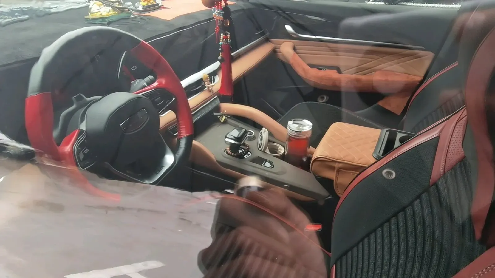 2024 Geely Monjaro 1.5T 163HP L4 3DHT Hybrid,autocango,china used car exporter,china ev exporter,chinese used car exporter,chinese used ev exporter