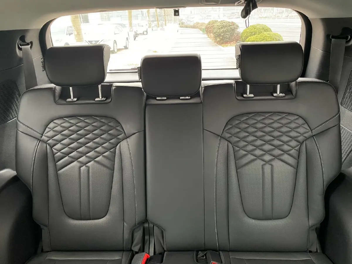 2021 Hyundai Custo 2.0T 236HP L4 8AT,autocango,china used car exporter,china ev exporter,chinese used car exporter,chinese used ev exporter