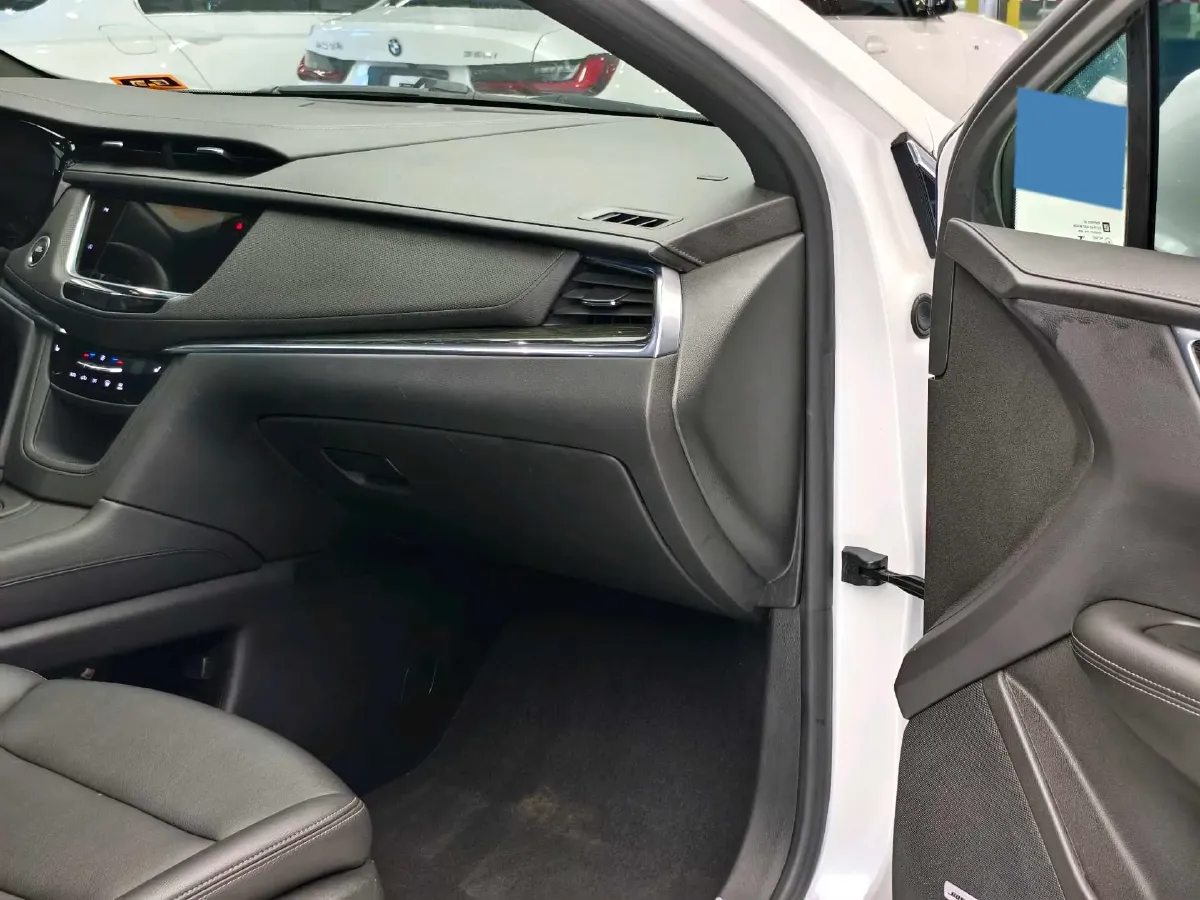 2021 Cadillac XT5 2.0T 237HP L4 9AT,autocango,china used car exporter,china ev exporter,chinese used car exporter,chinese used ev exporter