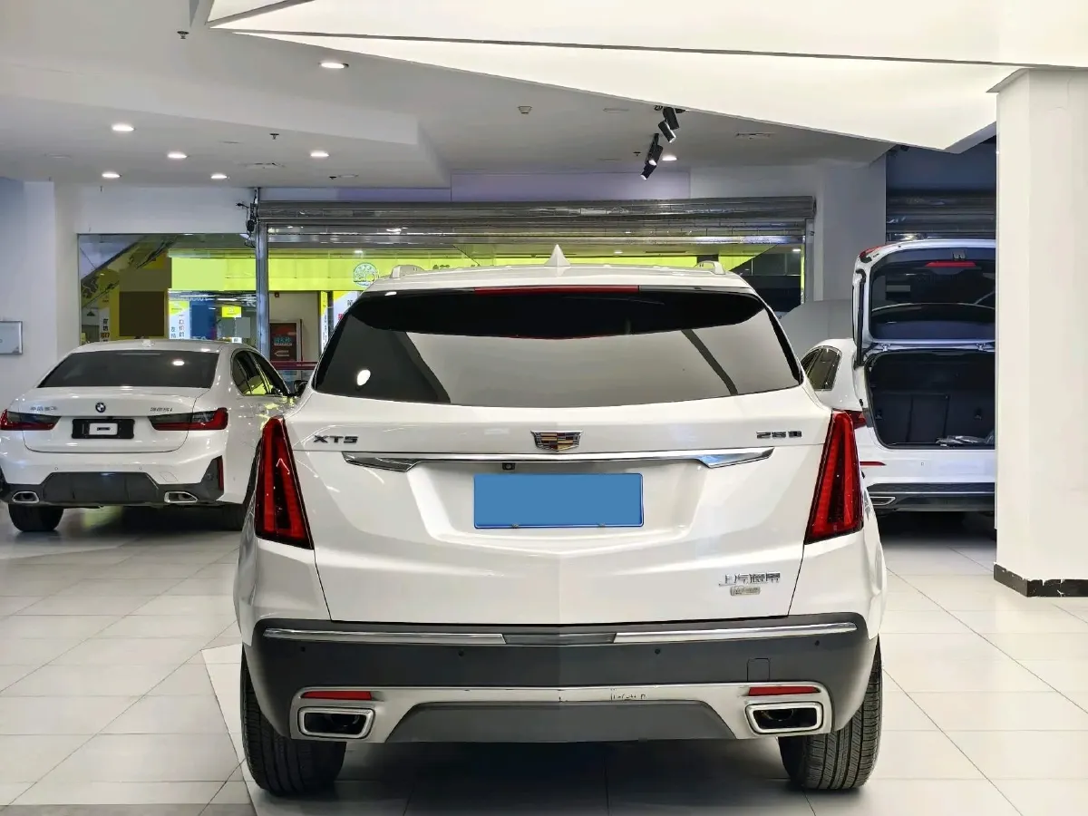2021 Cadillac XT5 2.0T 237HP L4 9AT,autocango,china used car exporter,china ev exporter,chinese used car exporter,chinese used ev exporter