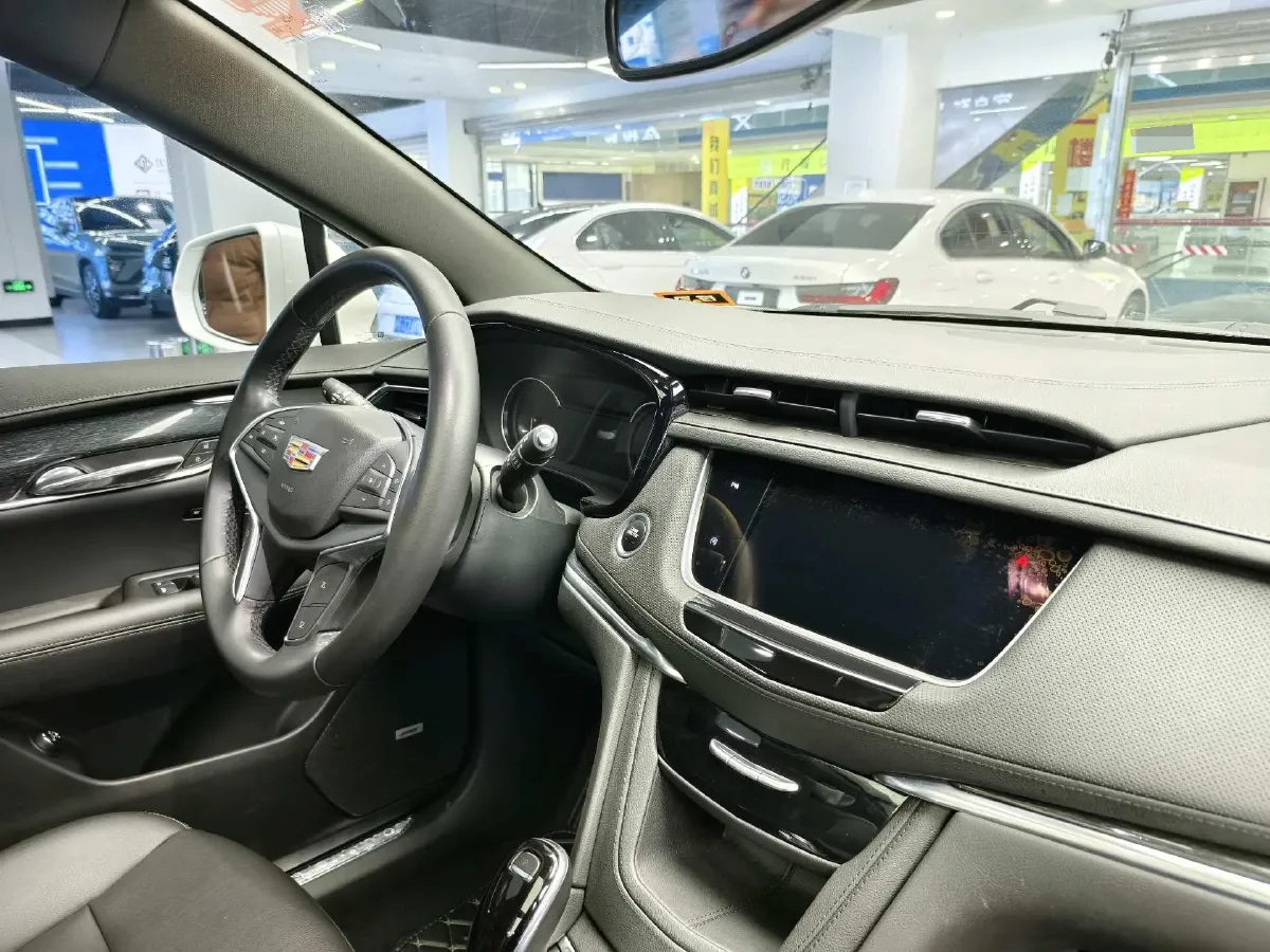 2021 Cadillac XT5 2.0T 237HP L4 9AT,autocango,china used car exporter,china ev exporter,chinese used car exporter,chinese used ev exporter