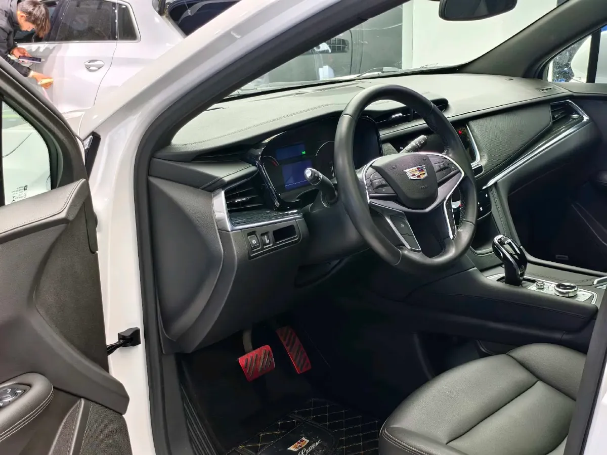2021 Cadillac XT5 2.0T 237HP L4 9AT,autocango,china used car exporter,china ev exporter,chinese used car exporter,chinese used ev exporter