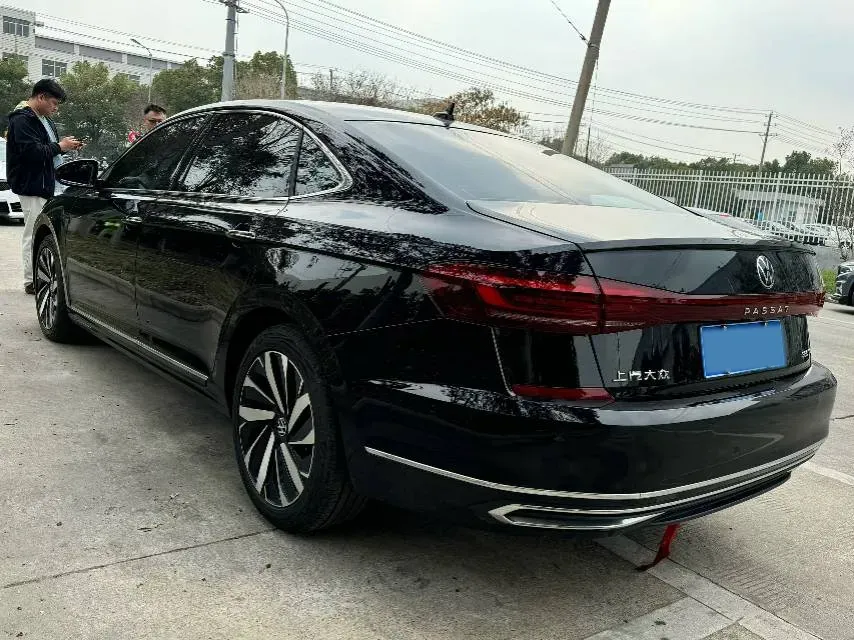 2025 Volkswagen Passat 2.0T 220HP L4 7DCT,autocango,china used car exporter,china ev exporter,chinese used car exporter,chinese used ev exporter