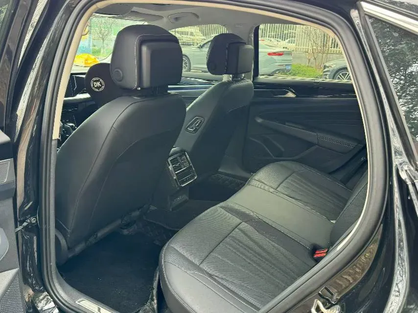 2025 Volkswagen Passat 2.0T 220HP L4 7DCT,autocango,china used car exporter,china ev exporter,chinese used car exporter,chinese used ev exporter