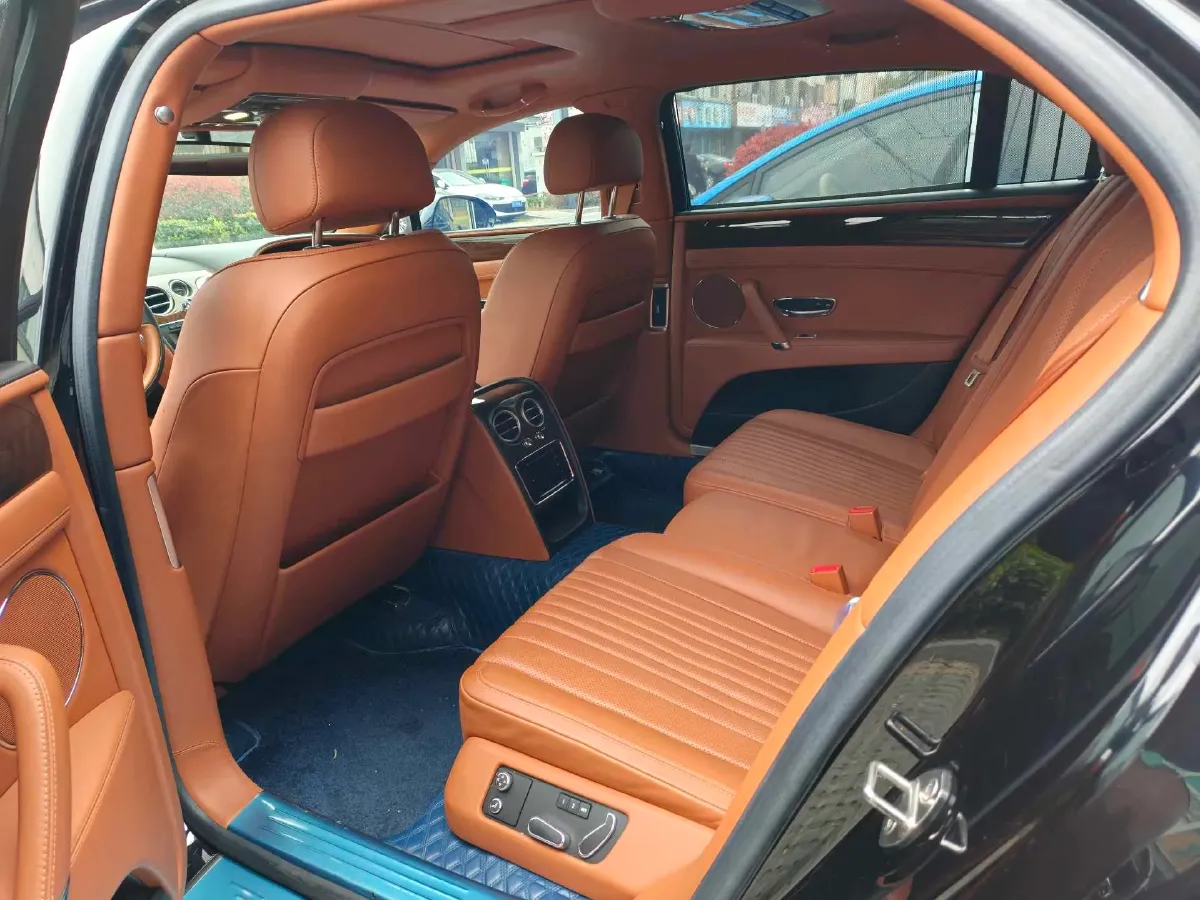 2017 Bentley Flying Spur 4.0T 528HP V8 8AT,autocango,china used car exporter,china ev exporter,chinese used car exporter,chinese used ev exporter