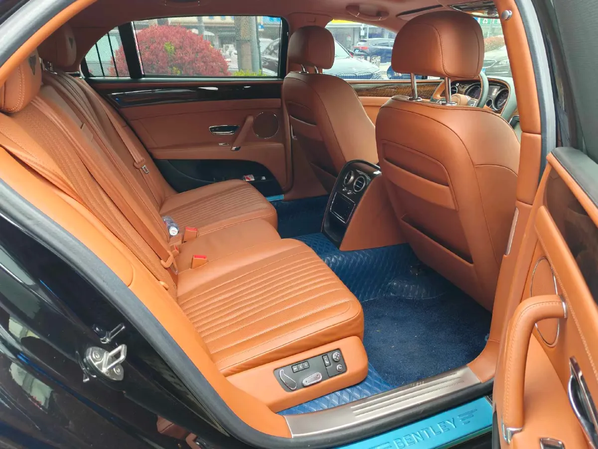 2017 Bentley Flying Spur 4.0T 528HP V8 8AT,autocango,china used car exporter,china ev exporter,chinese used car exporter,chinese used ev exporter
