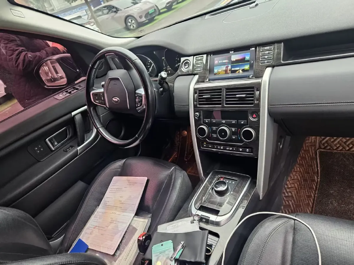 2017 Land Rover Discovery Sport 2.0T 241HP L4 9AT,autocango,china used car exporter,china ev exporter,chinese used car exporter,chinese used ev exporter