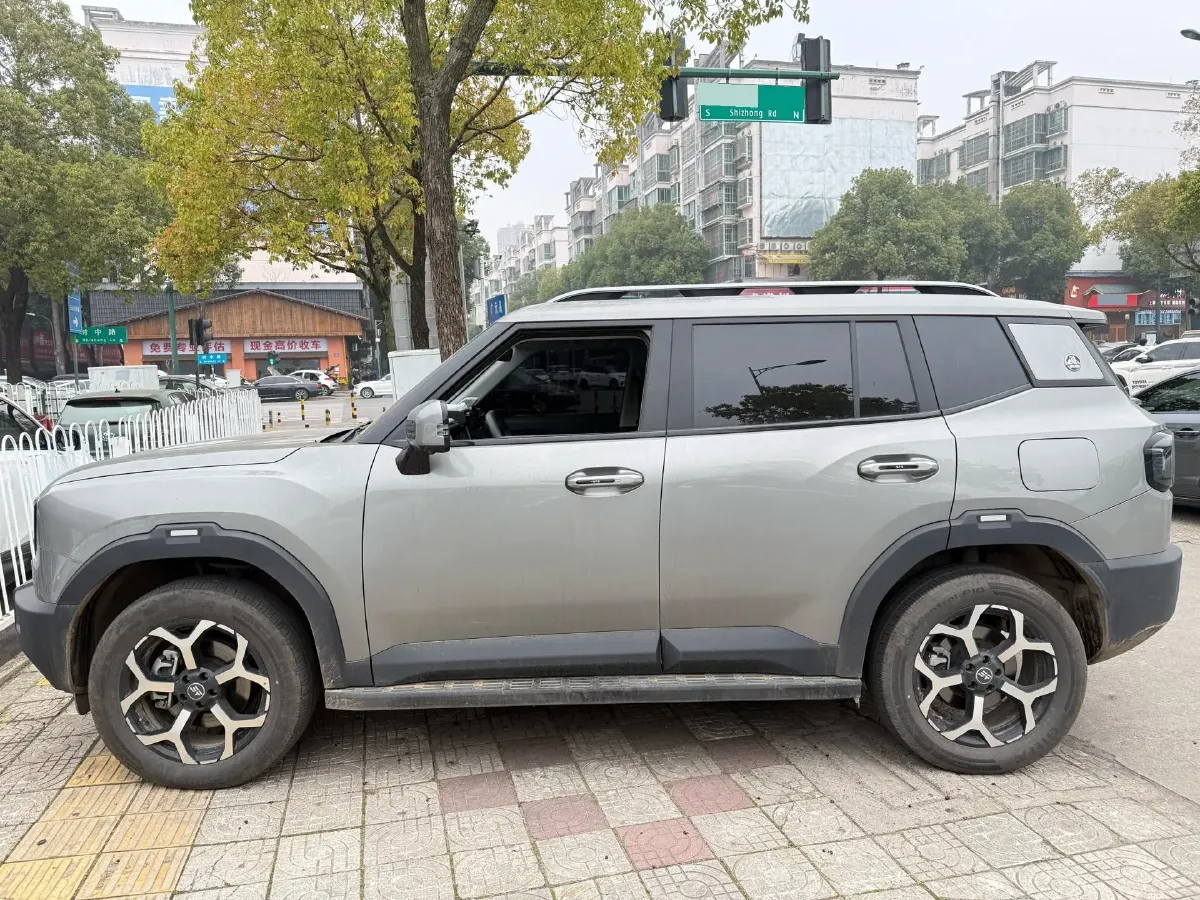 2025 MAXUS XinTu V70 2.0T 150HP L4 9AT,autocango,china used car exporter,china ev exporter,chinese used car exporter,chinese used ev exporter