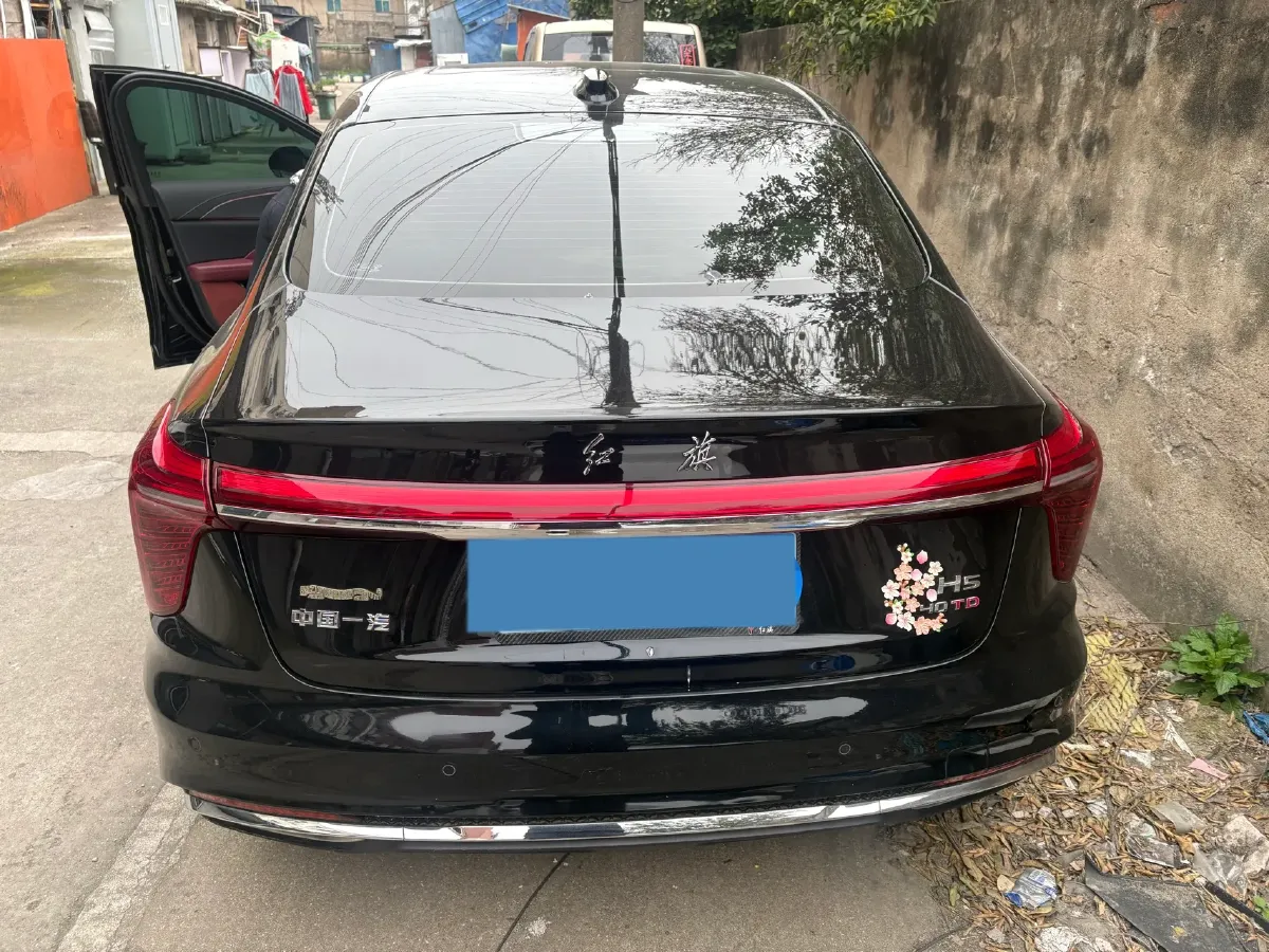 2023 HongQi H5 2.0T 224HP L4 8AT,autocango,china used car exporter,china ev exporter,chinese used car exporter,chinese used ev exporter