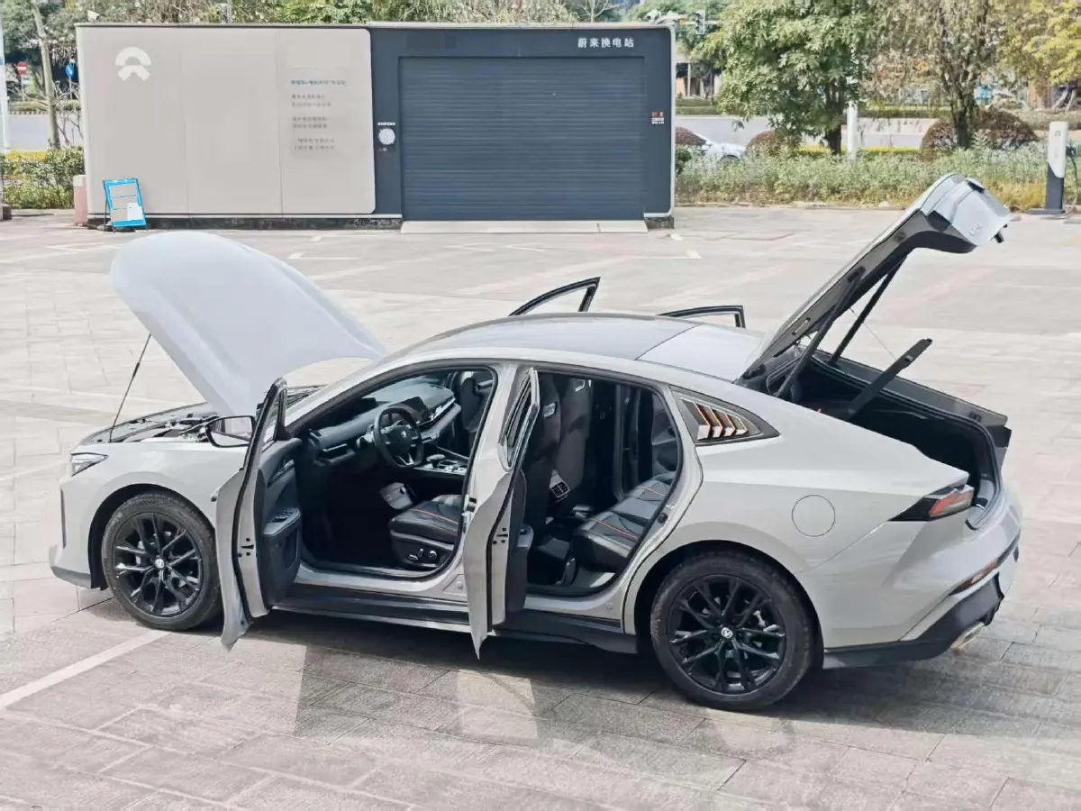 2025 ChangAn UNI-V 1.5T 192HP L4 7DCT,autocango,china used car exporter,china ev exporter,chinese used car exporter,chinese used ev exporter