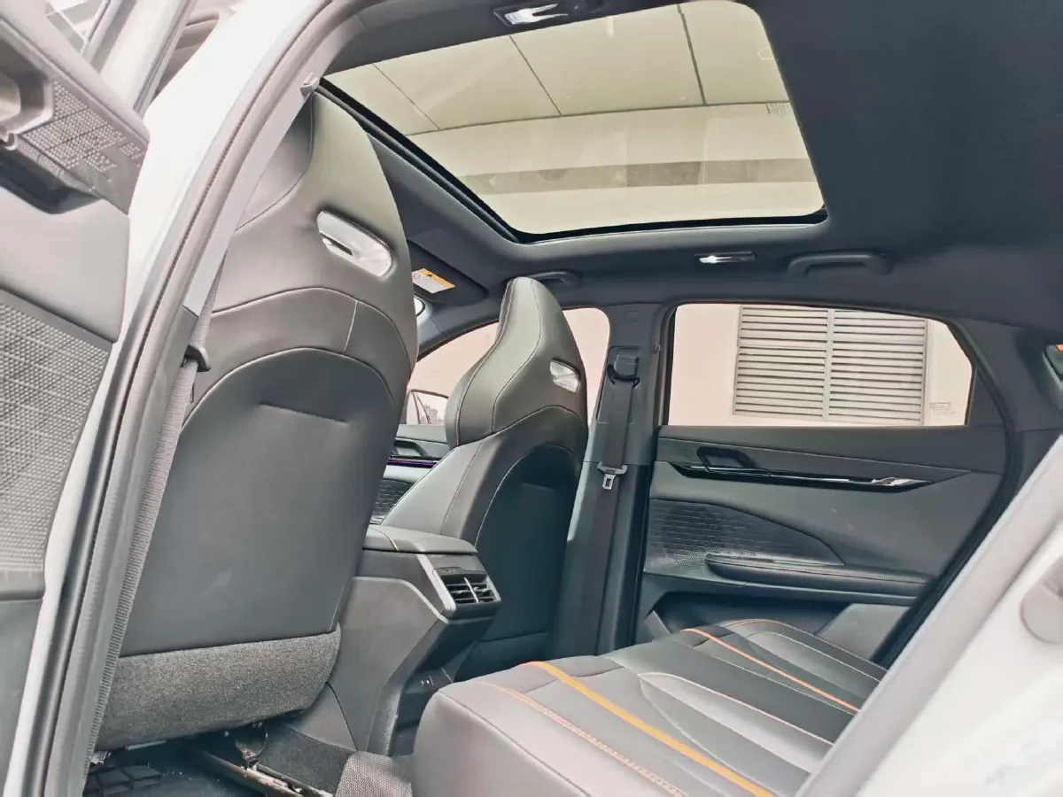 2025 ChangAn UNI-V 1.5T 192HP L4 7DCT,autocango,china used car exporter,china ev exporter,chinese used car exporter,chinese used ev exporter