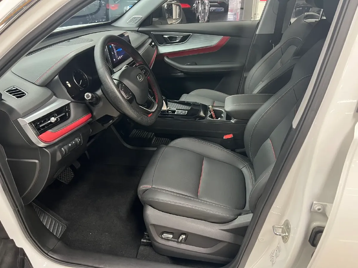 2022 Chery Tiggo 7 1.5T 156HP L4 CVT,autocango,china used car exporter,china ev exporter,chinese used car exporter,chinese used ev exporter