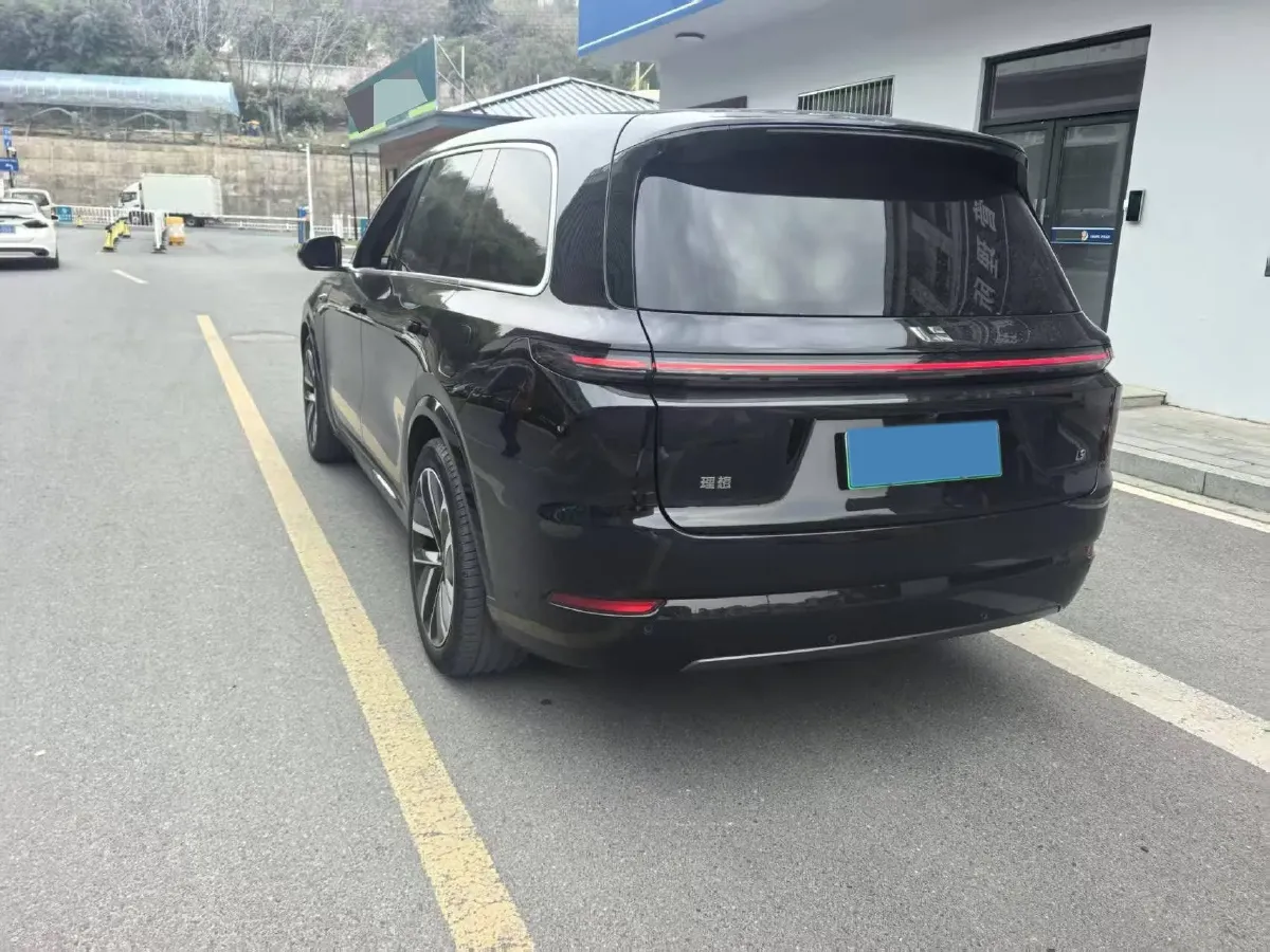 2023 Li L9 Range Extended 154HP REEV 42.6KWH,autocango,china used car exporter,china ev exporter,chinese used car exporter,chinese used ev exporter