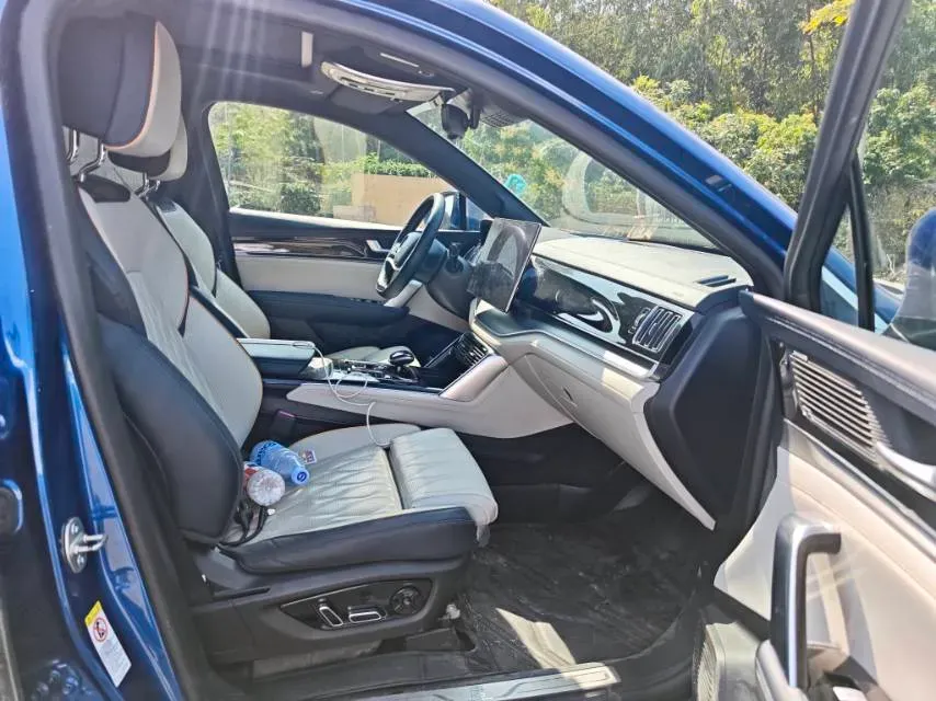 2022 Jeep Grand Commander 2.0T 265HP L4 9AT,autocango,china used car exporter,china ev exporter,chinese used car exporter,chinese used ev exporter