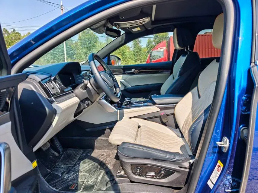 2022 Jeep Grand Commander 2.0T 265HP L4 9AT,autocango,china used car exporter,china ev exporter,chinese used car exporter,chinese used ev exporter