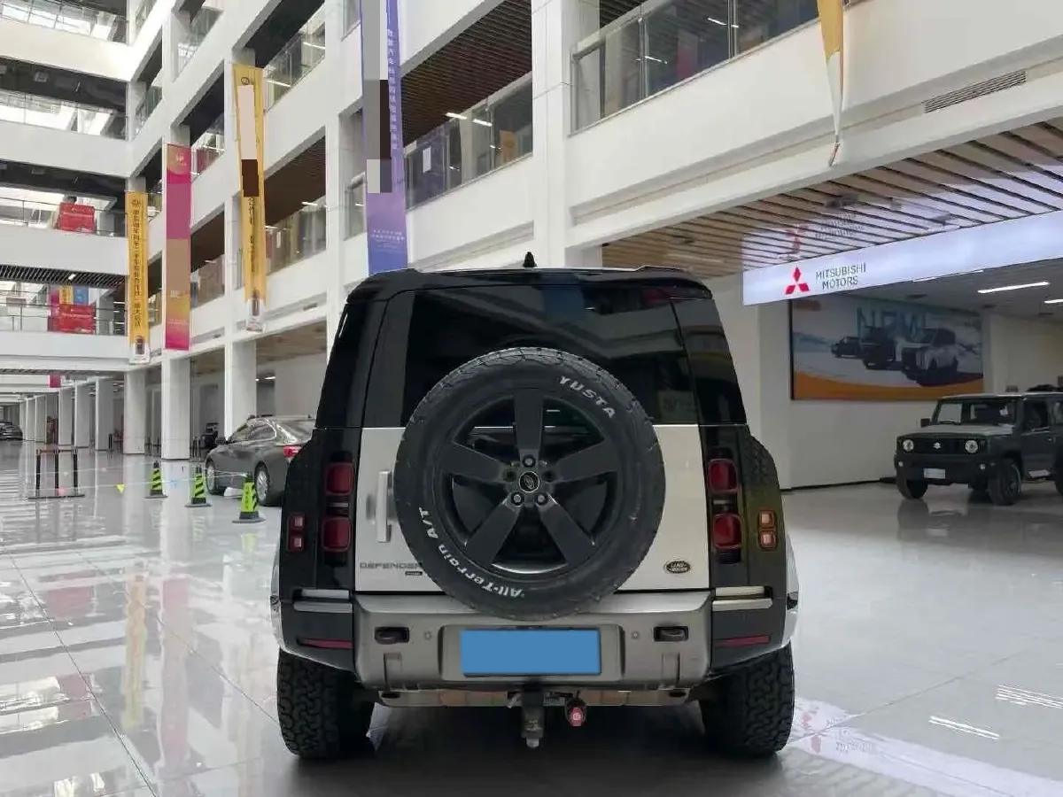 2022 Land Rover Defender 3.0T 400HP L6 8AT,autocango,china used car exporter,china ev exporter,chinese used car exporter,chinese used ev exporter