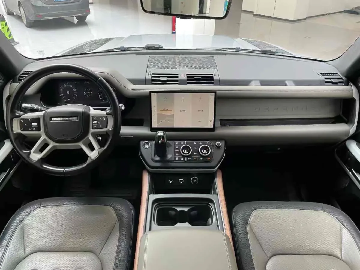 2022 Land Rover Defender 3.0T 400HP L6 8AT,autocango,china used car exporter,china ev exporter,chinese used car exporter,chinese used ev exporter