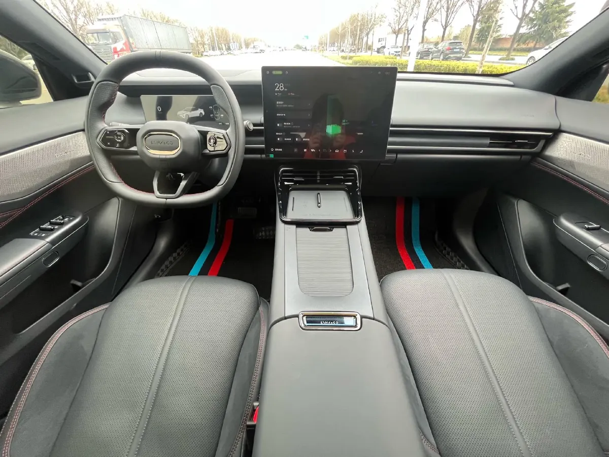 2026 LYNK&CO 07 EM-P 1.5T 163HP L4 3DHT PHEV,autocango,china used car exporter,china ev exporter,chinese used car exporter,chinese used ev exporter