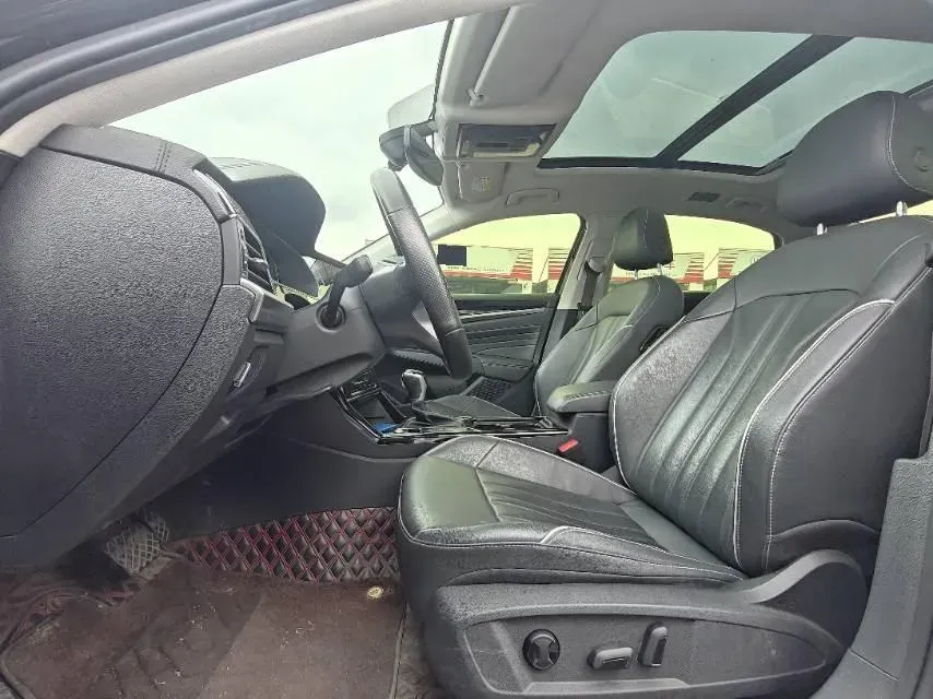 2023 Volkswagen Passat 2.0T 186HP L4 7DCT,autocango,china used car exporter,china ev exporter,chinese used car exporter,chinese used ev exporter