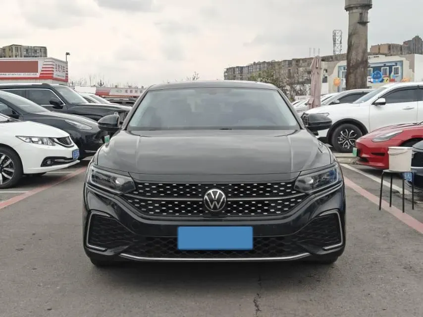 2023 Volkswagen Passat 2.0T 186HP L4 7DCT,autocango,china used car exporter,china ev exporter,chinese used car exporter,chinese used ev exporter