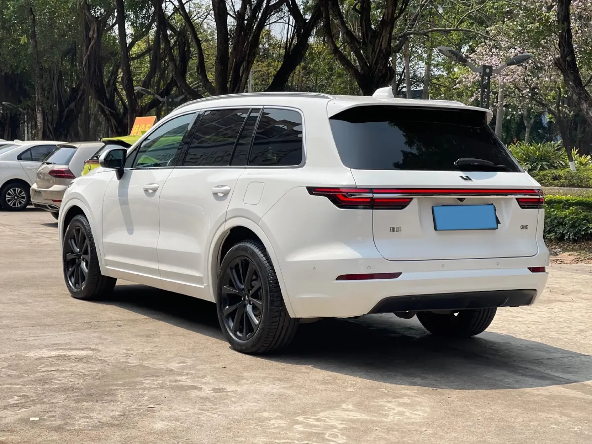 2021 Li ONE Range Extended 131HP REEV 40.5KWH,autocango,china used car exporter,china ev exporter,chinese used car exporter,chinese used ev exporter