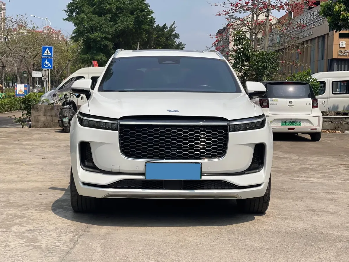 2021 Li ONE Range Extended 131HP REEV 40.5KWH,autocango,china used car exporter,china ev exporter,chinese used car exporter,chinese used ev exporter