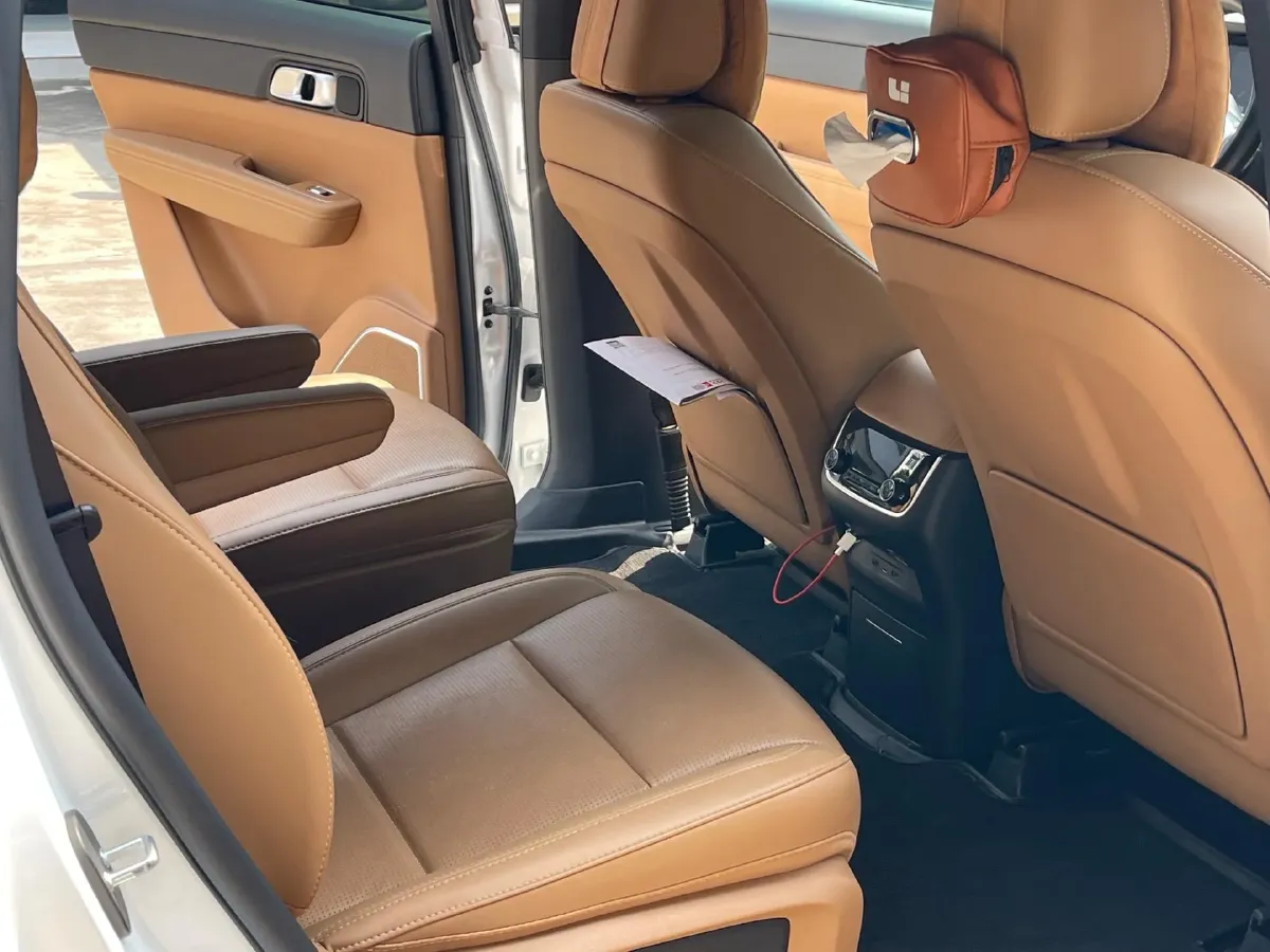 2021 Li ONE Range Extended 131HP REEV 40.5KWH,autocango,china used car exporter,china ev exporter,chinese used car exporter,chinese used ev exporter