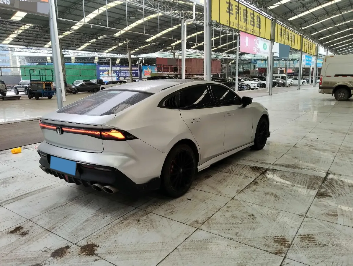 2022 ChangAn UNI-V 1.5T 188HP L4 7DCT,autocango,china used car exporter,china ev exporter,chinese used car exporter,chinese used ev exporter