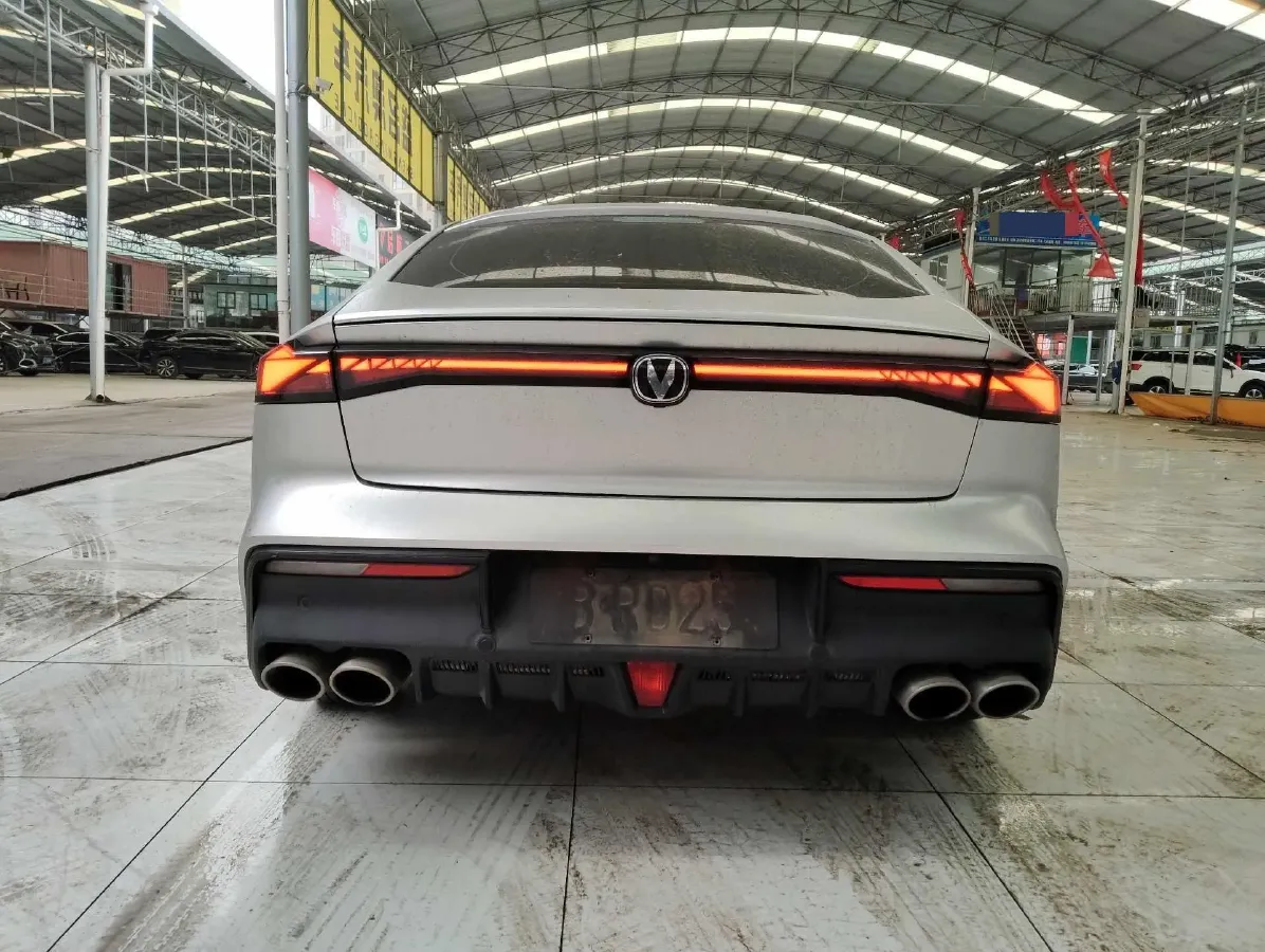 2022 ChangAn UNI-V 1.5T 188HP L4 7DCT,autocango,china used car exporter,china ev exporter,chinese used car exporter,chinese used ev exporter