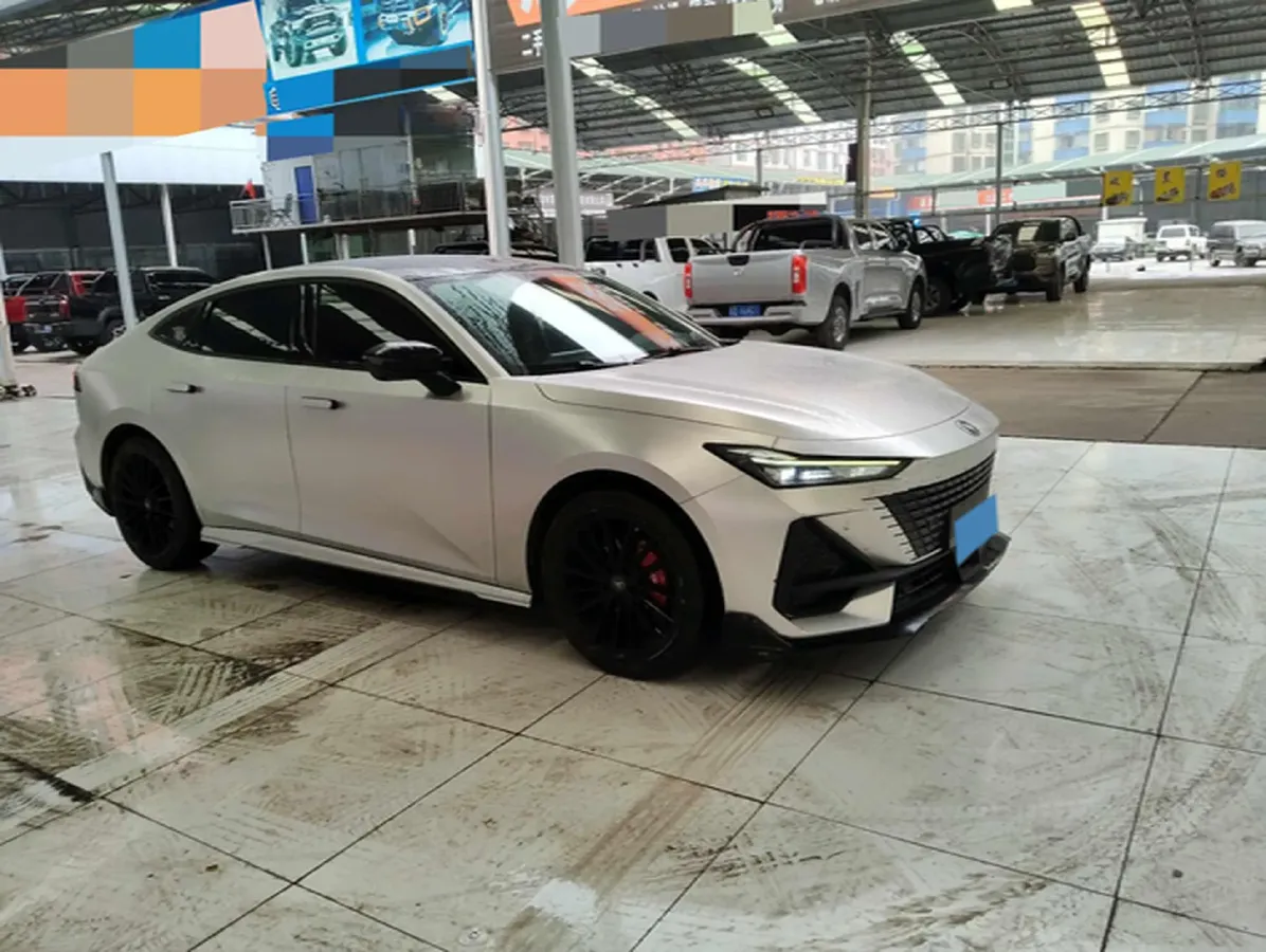 2022 ChangAn UNI-V 1.5T 188HP L4 7DCT,autocango,china used car exporter,china ev exporter,chinese used car exporter,chinese used ev exporter