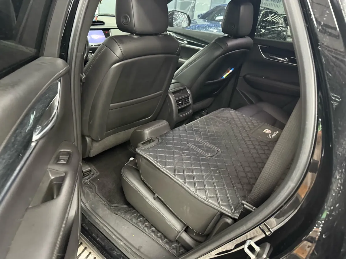 2022 Cadillac XT5 2.0T 237HP L4 9AT,autocango,china used car exporter,china ev exporter,chinese used car exporter,chinese used ev exporter