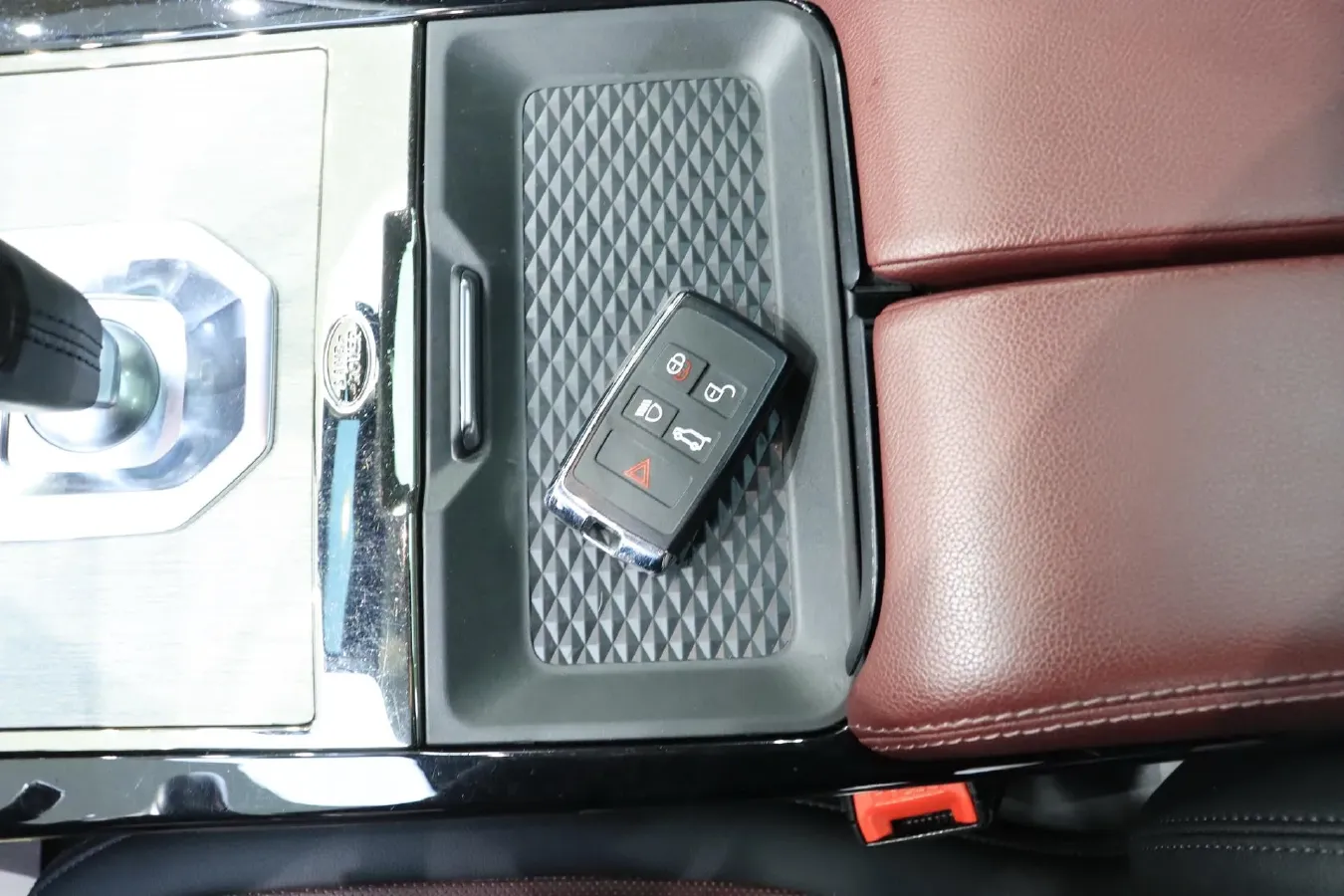 2023 Land Rover Range Rover Evoque 2.0T 249HP L4 9AT,autocango,china used car exporter,china ev exporter,chinese used car exporter,chinese used ev exporter