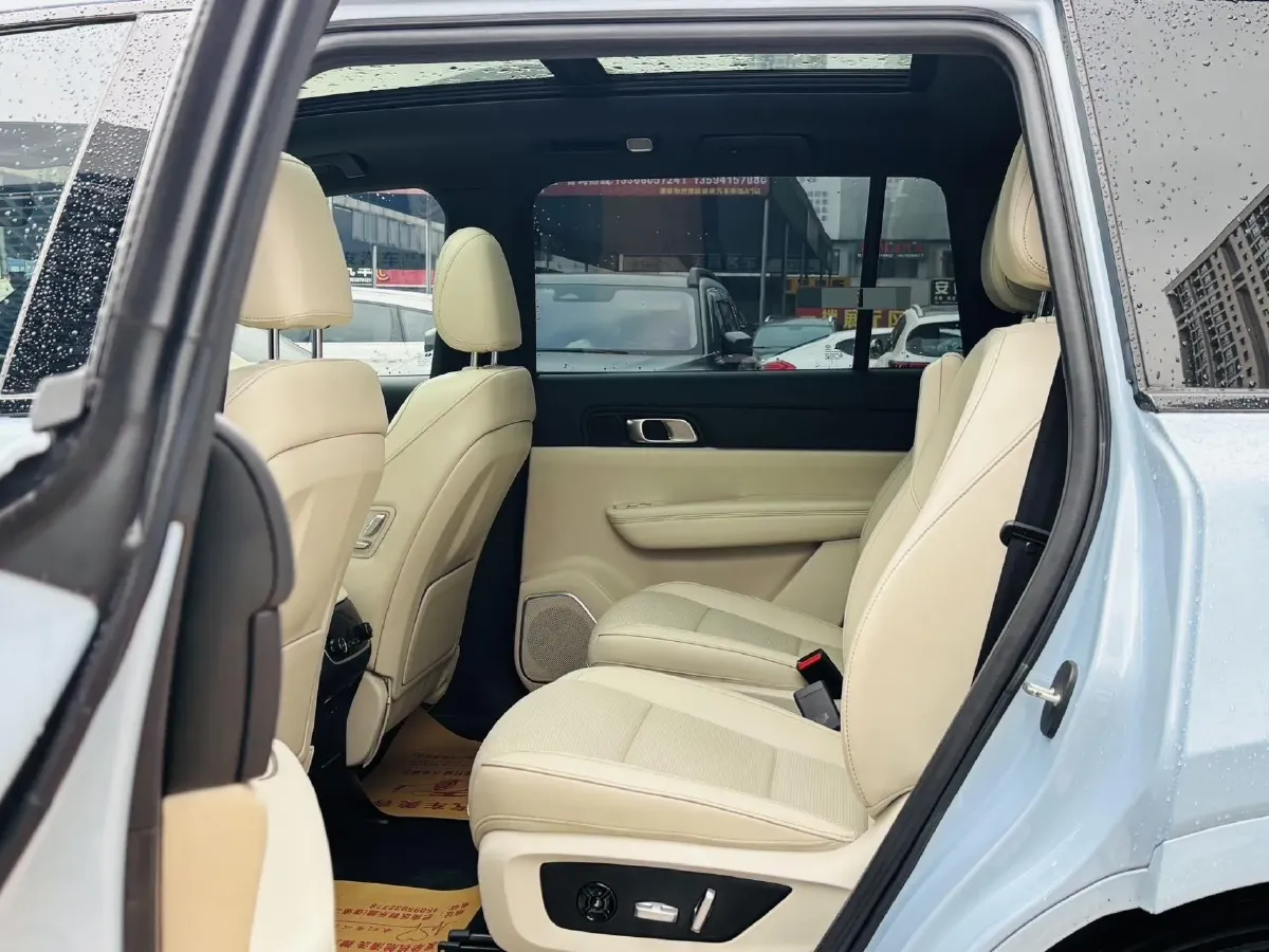 2021 Li ONE Range Extended 131HP REEV 40.5KWH,autocango,china used car exporter,china ev exporter,chinese used car exporter,chinese used ev exporter