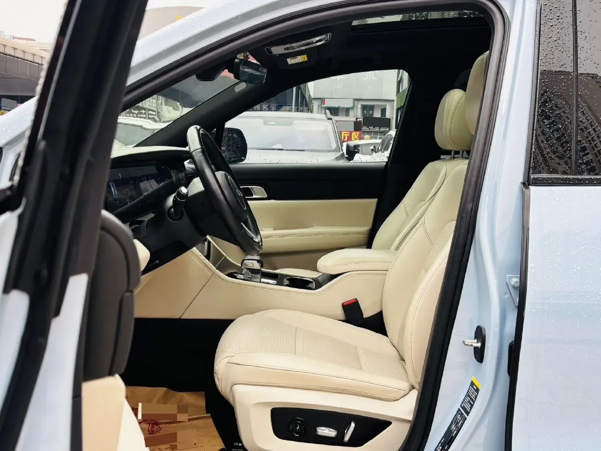 2021 Li ONE Range Extended 131HP REEV 40.5KWH,autocango,china used car exporter,china ev exporter,chinese used car exporter,chinese used ev exporter