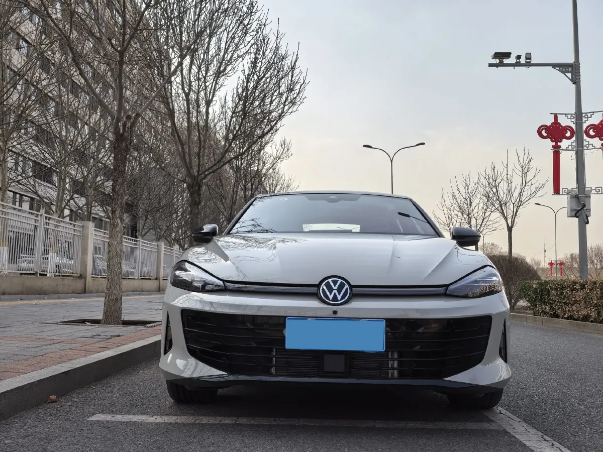 2026 Volkswagen Lamando 2.0T 220HP L4 7DCT,autocango,china used car exporter,china ev exporter,chinese used car exporter,chinese used ev exporter