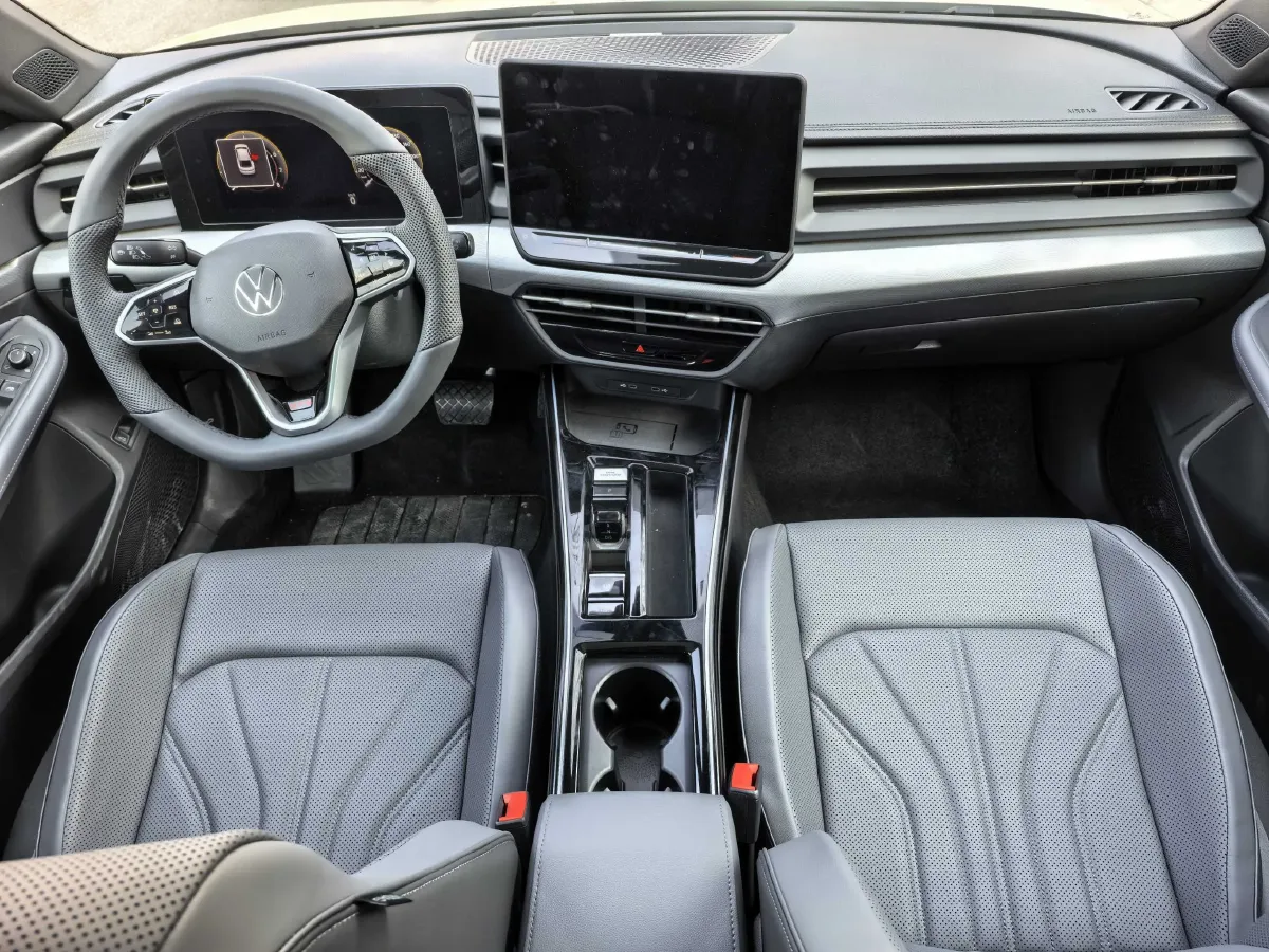 2026 Volkswagen Lamando 2.0T 220HP L4 7DCT,autocango,china used car exporter,china ev exporter,chinese used car exporter,chinese used ev exporter