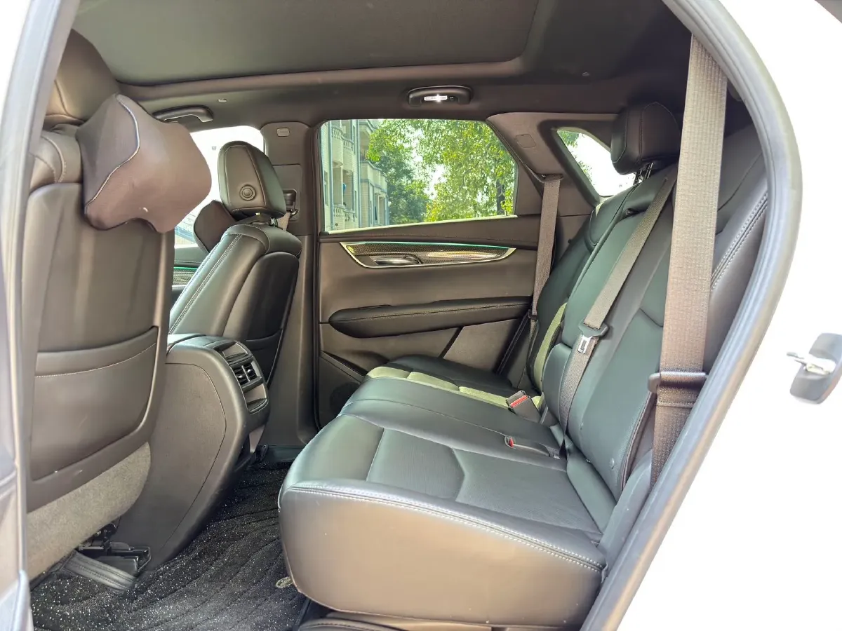 2022 Cadillac XT5 2.0T 237HP L4 9AT,autocango,china used car exporter,china ev exporter,chinese used car exporter,chinese used ev exporter