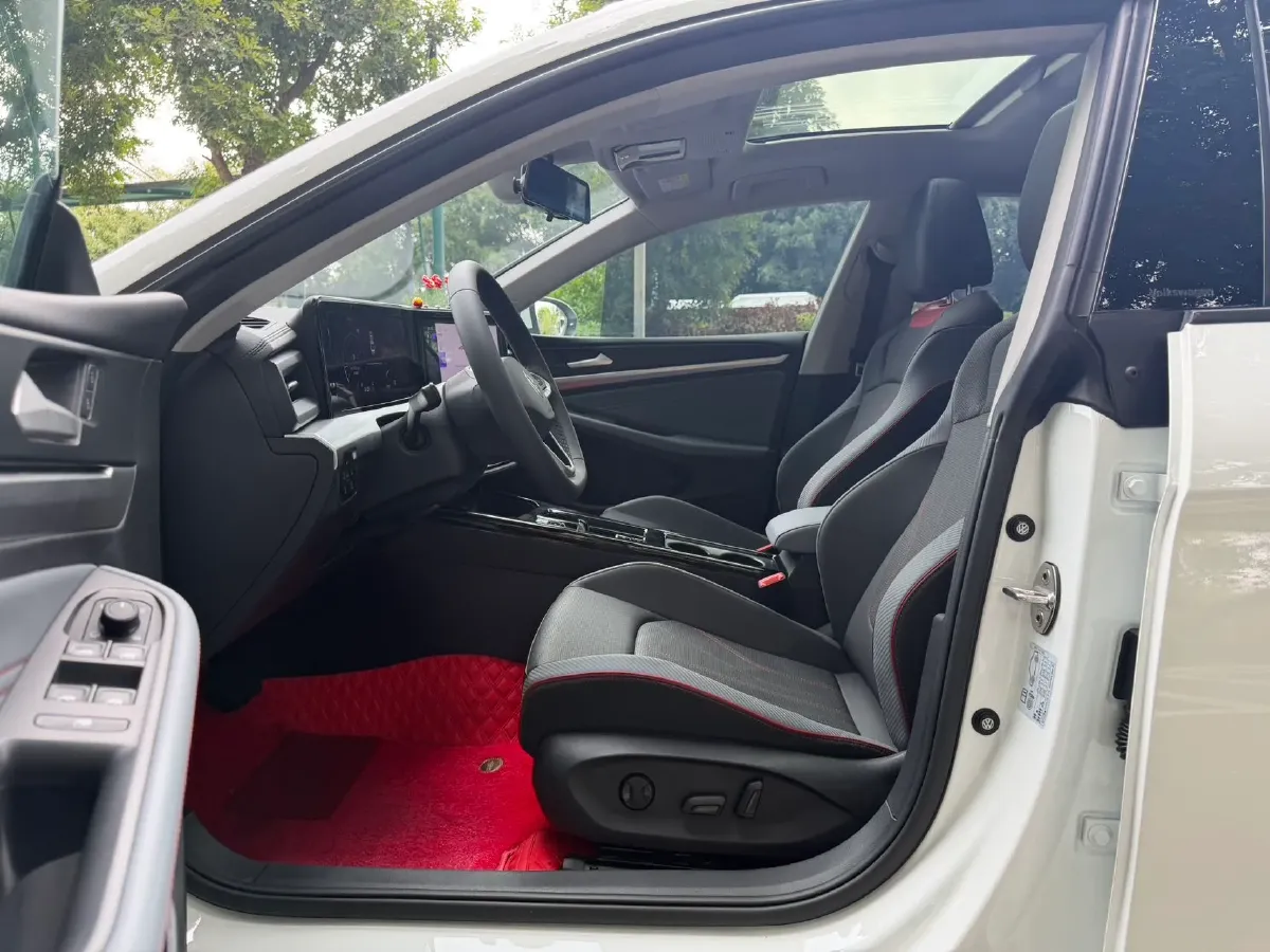 2024 Volkswagen Lamando 1.4T 150HP L4 7DCT,autocango,china used car exporter,china ev exporter,chinese used car exporter,chinese used ev exporter