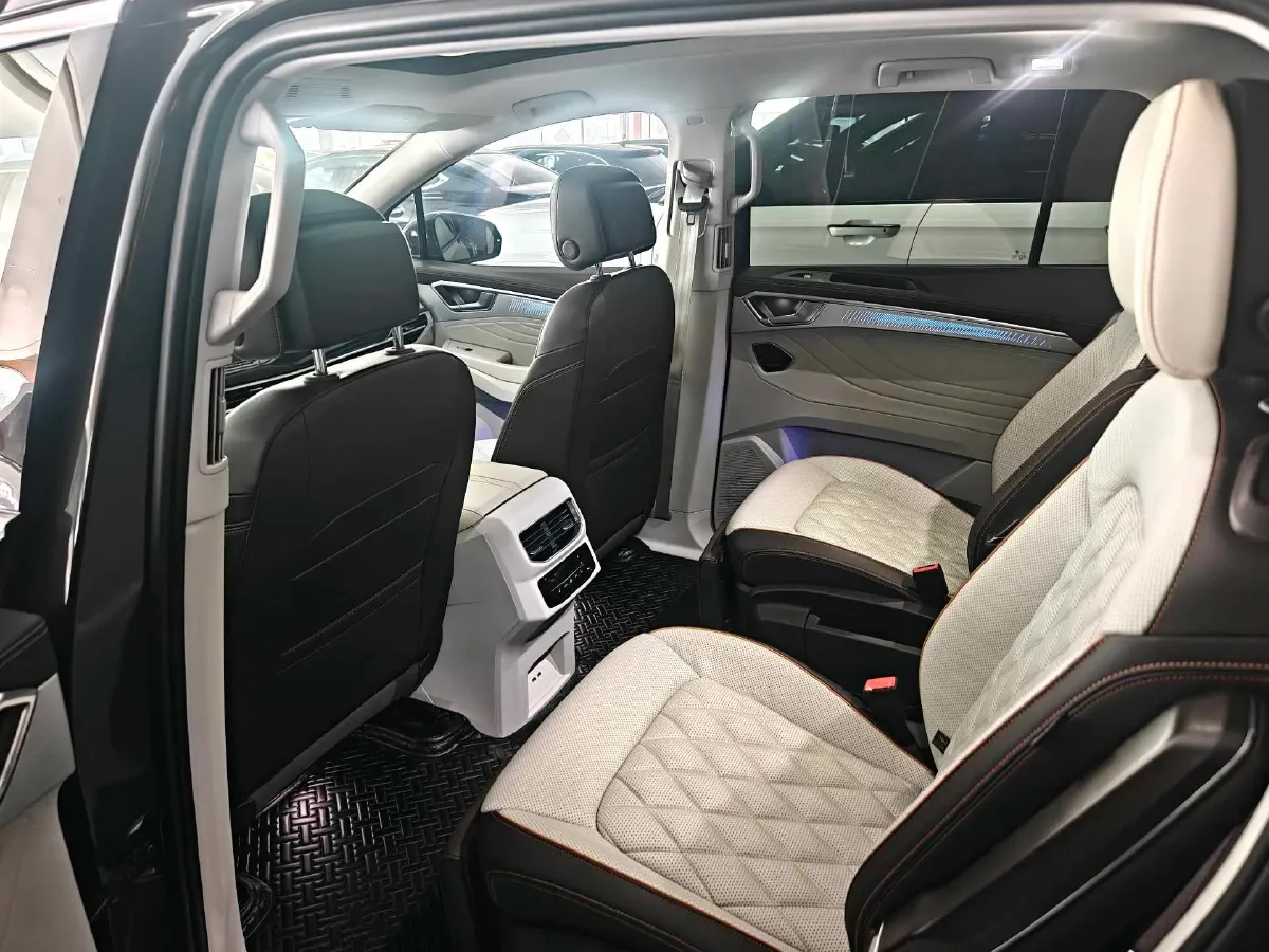 2021 Volkswagen Talagon 2.0T 220HP L4 7DCT,autocango,china used car exporter,china ev exporter,chinese used car exporter,chinese used ev exporter