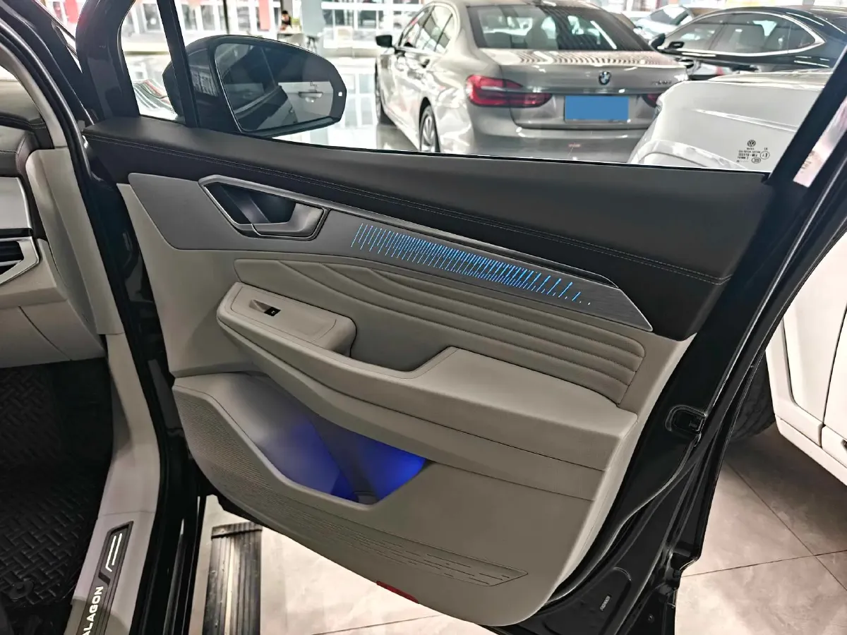 2021 Volkswagen Talagon 2.0T 220HP L4 7DCT,autocango,china used car exporter,china ev exporter,chinese used car exporter,chinese used ev exporter