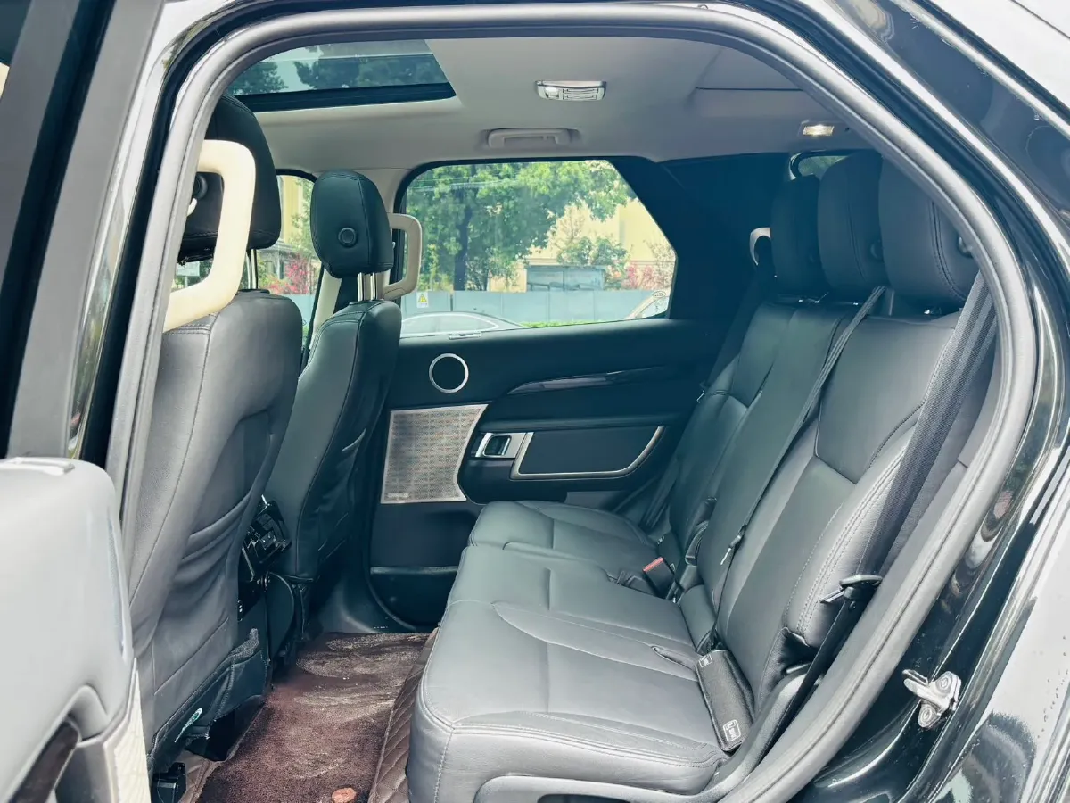 2017 Land Rover Discovery Sport 2.0T 241HP L4 9AT,autocango,china used car exporter,china ev exporter,chinese used car exporter,chinese used ev exporter