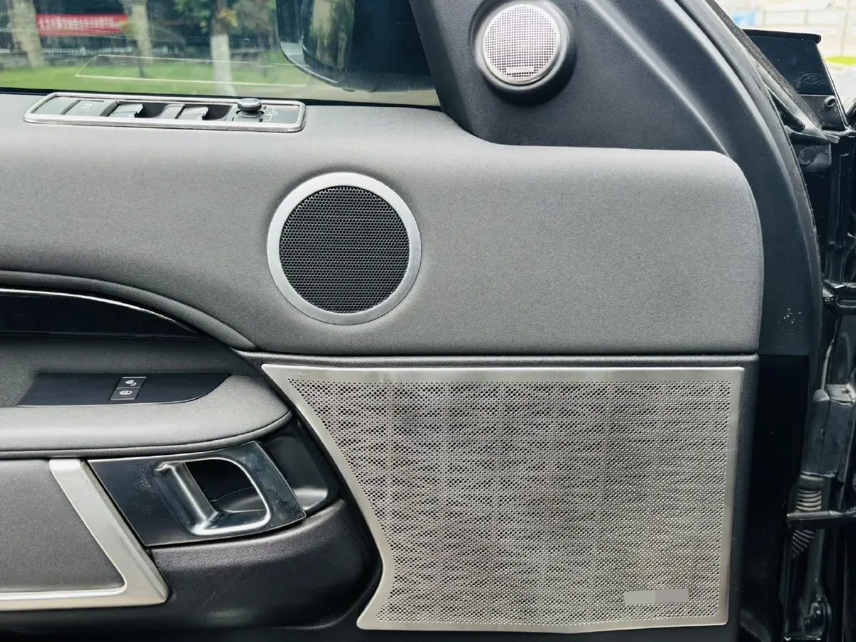 2017 Land Rover Discovery Sport 2.0T 241HP L4 9AT,autocango,china used car exporter,china ev exporter,chinese used car exporter,chinese used ev exporter