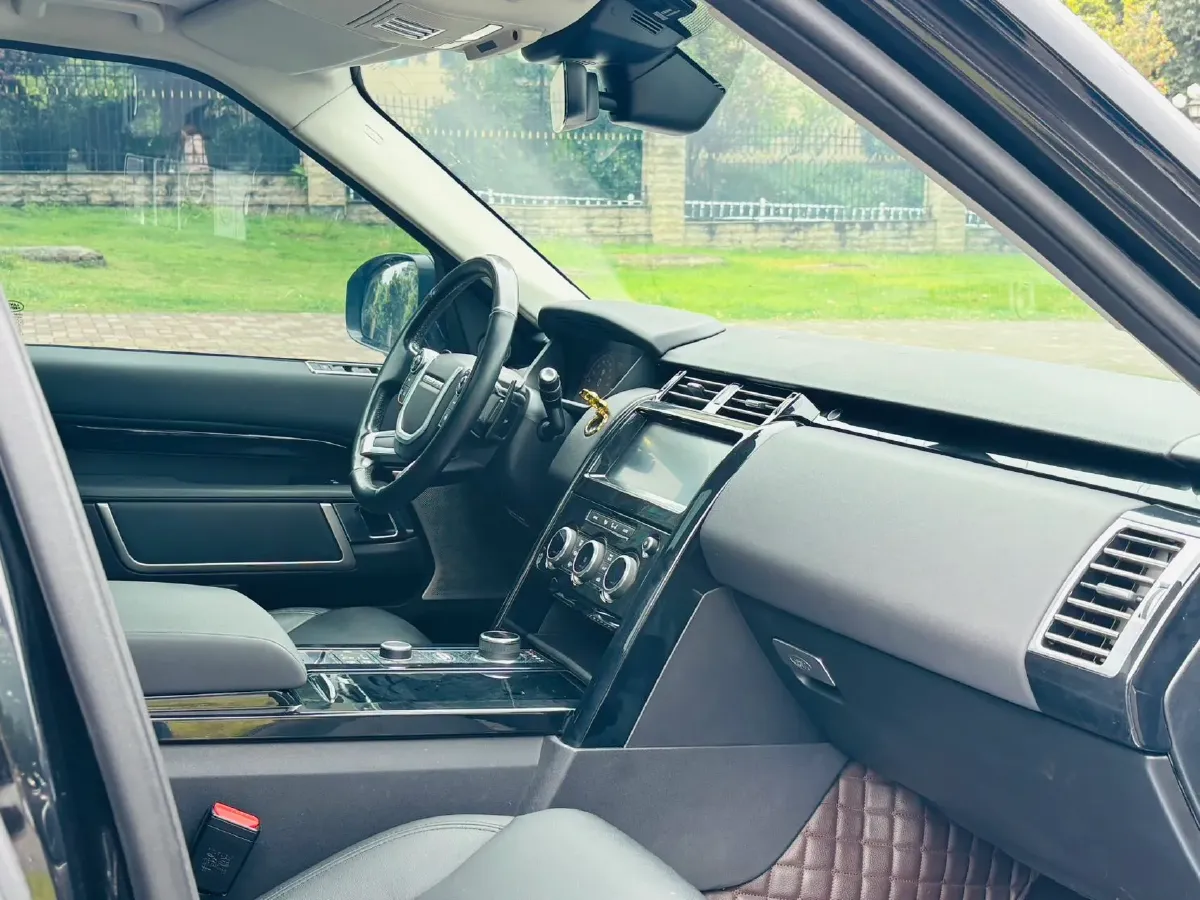 2017 Land Rover Discovery Sport 2.0T 241HP L4 9AT,autocango,china used car exporter,china ev exporter,chinese used car exporter,chinese used ev exporter