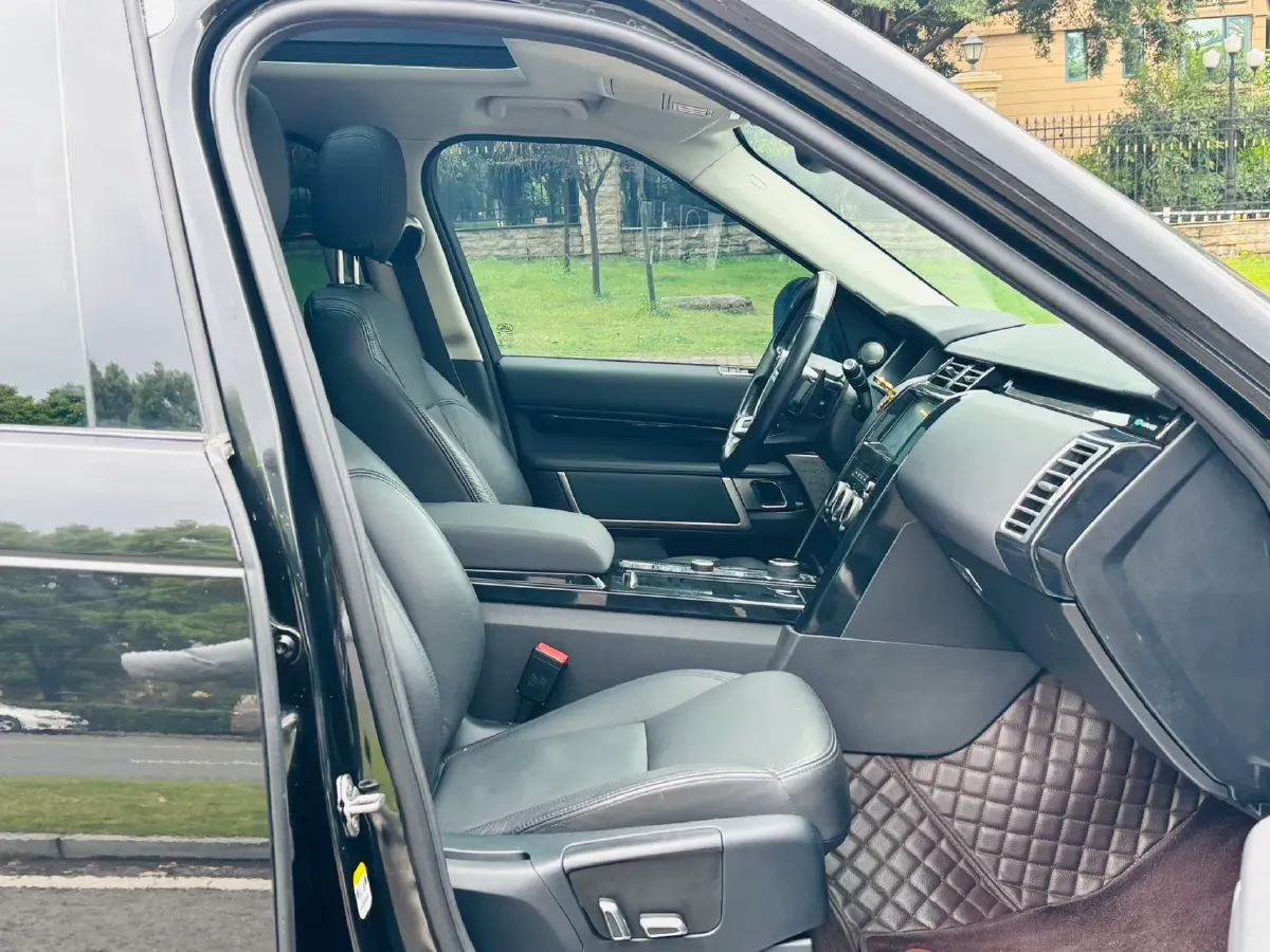 2017 Land Rover Discovery Sport 2.0T 241HP L4 9AT,autocango,china used car exporter,china ev exporter,chinese used car exporter,chinese used ev exporter