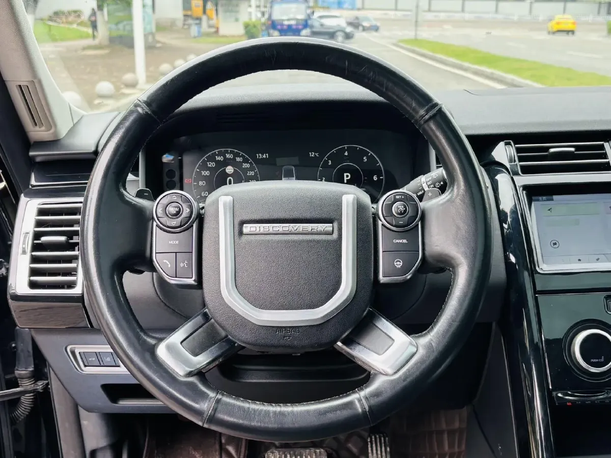 2017 Land Rover Discovery Sport 2.0T 241HP L4 9AT,autocango,china used car exporter,china ev exporter,chinese used car exporter,chinese used ev exporter