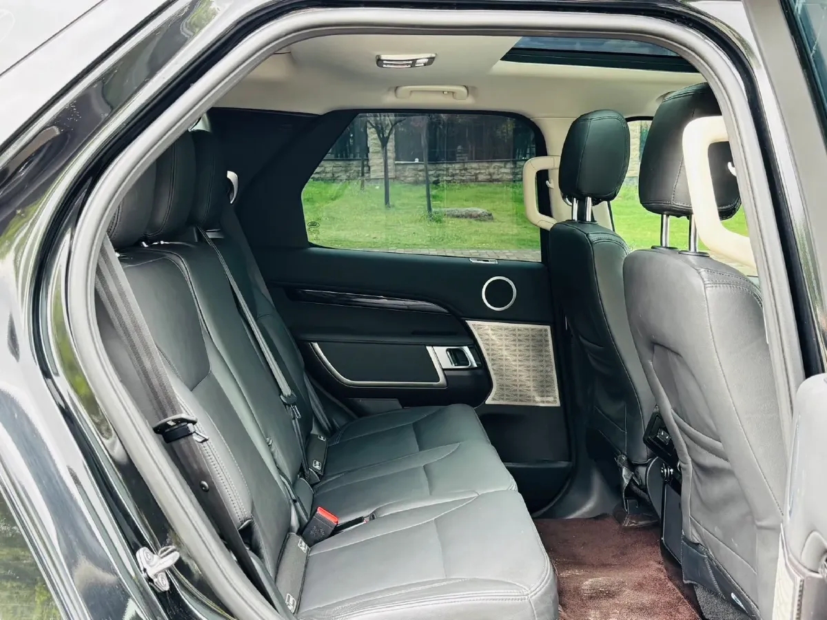 2017 Land Rover Discovery Sport 2.0T 241HP L4 9AT,autocango,china used car exporter,china ev exporter,chinese used car exporter,chinese used ev exporter